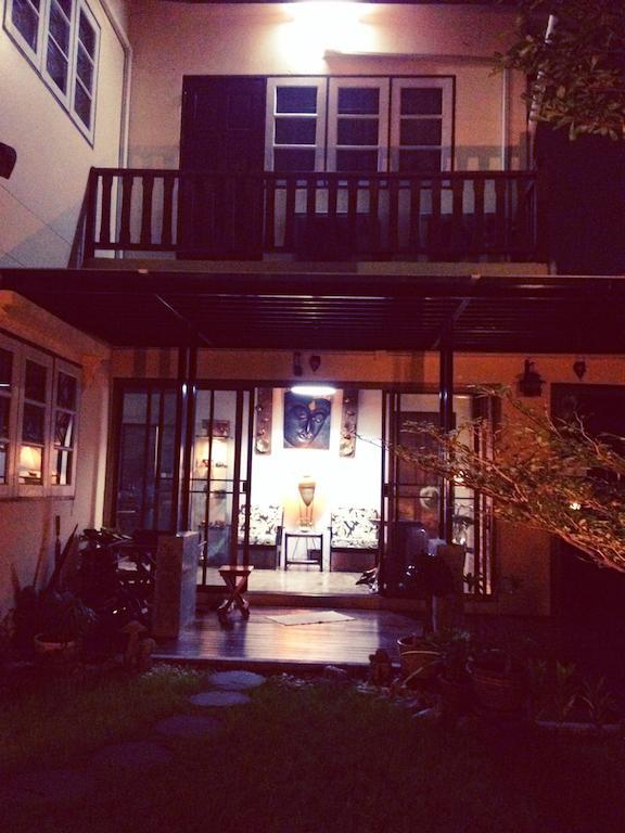 Mon Lodge & Yoga Donmueang Bangkok Exterior photo