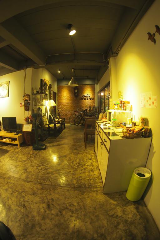 Mon Lodge & Yoga Donmueang Bangkok Exterior photo