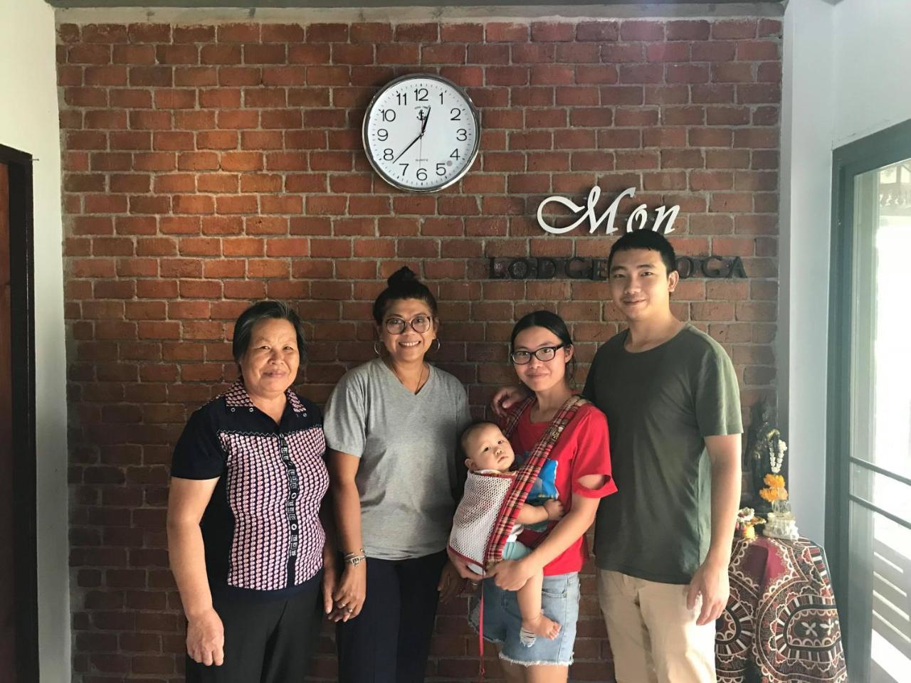 Mon Lodge & Yoga Donmueang Bangkok Exterior photo
